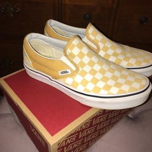 Yellow checkerboard vans☀️